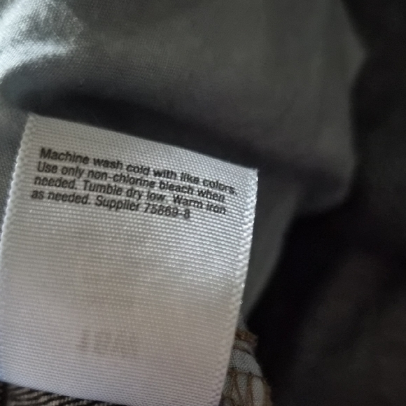 Women's Distressed Denim Shorts Size 18W - Picture 4 of 5